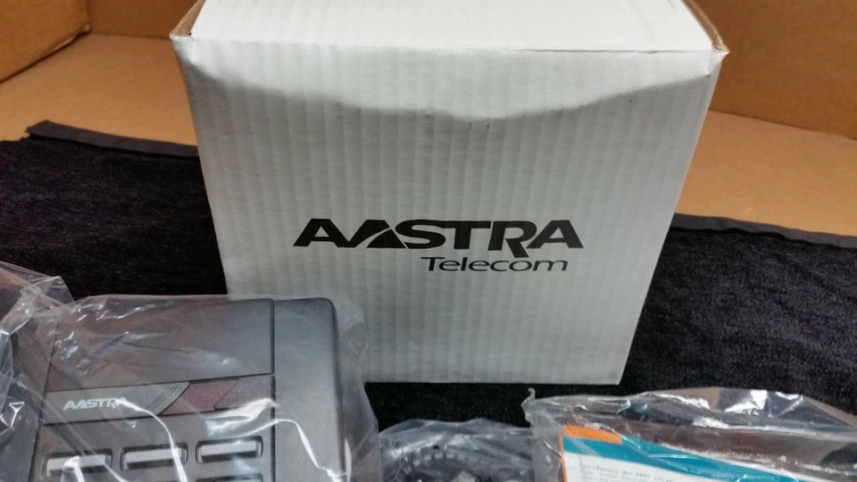 BRAND NEW Aastra Black Telephone 8009 NT2N24AD1141 A040458-01  NIB SLEEK 1639 - Image 4 of 4