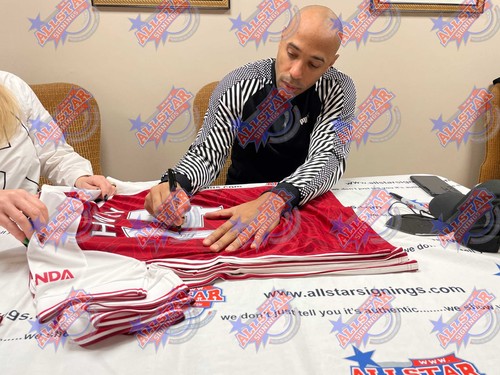 THIERRY HENRY FRAMED SIGNED ARSENAL FOOTBALL SHIRT WITH PROOF ALLSTARS EXCLUSIVE - Picture 2 of 3