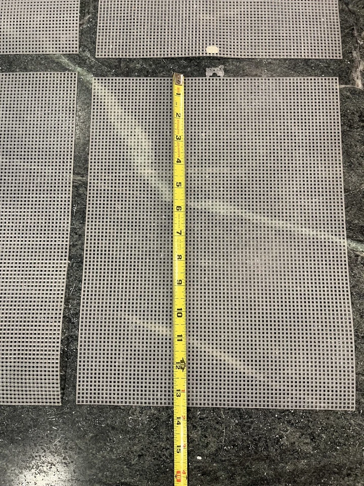Lote de 4 láminas de lona de plástico Darice blancas 10,5 x 13,5 7 mallas hechas en EE. UU. Foto 2 de 3