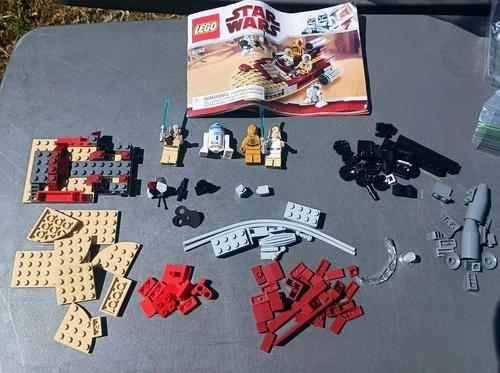 2010 Star Wars 8092 Luke's Lanspeeder Lego Minifigurine Set C-3PO R2-D2 Manual