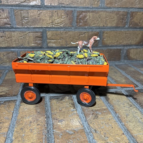 ERTL Wagon Orange 1/16th Scale ✅ W/Dog & Corn Load Figurine By Lowell Davis #10 - Picture 6 of 24