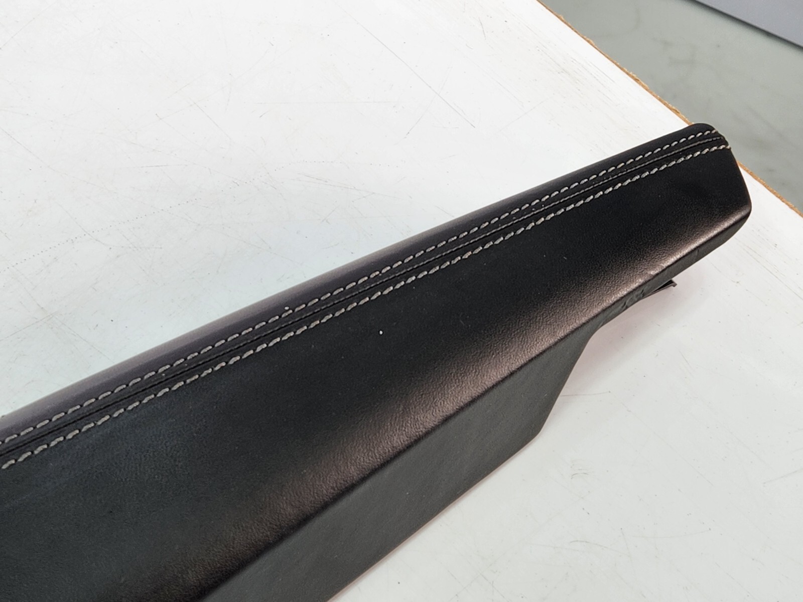 ✅ 11-16 OEM Ferrari FF Front Right Passenger Door Panel Armrest Black Leather*