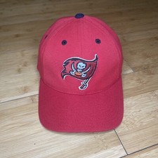 Vintage Logo Athletic NFL Tampa Bay Buccaneers Plain Logo Red Snapback Hat Cap
