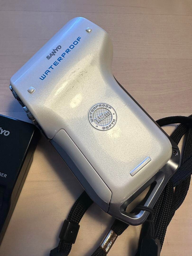SANYO Waterproof Digital Movie Camera Xacti Zacti DMX-CA8 White