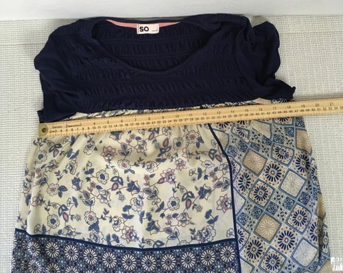 So Womens Top Size Large Navy Blue and Ivory Floral Short Sleeve Round Neckline - Picture 9 of 14