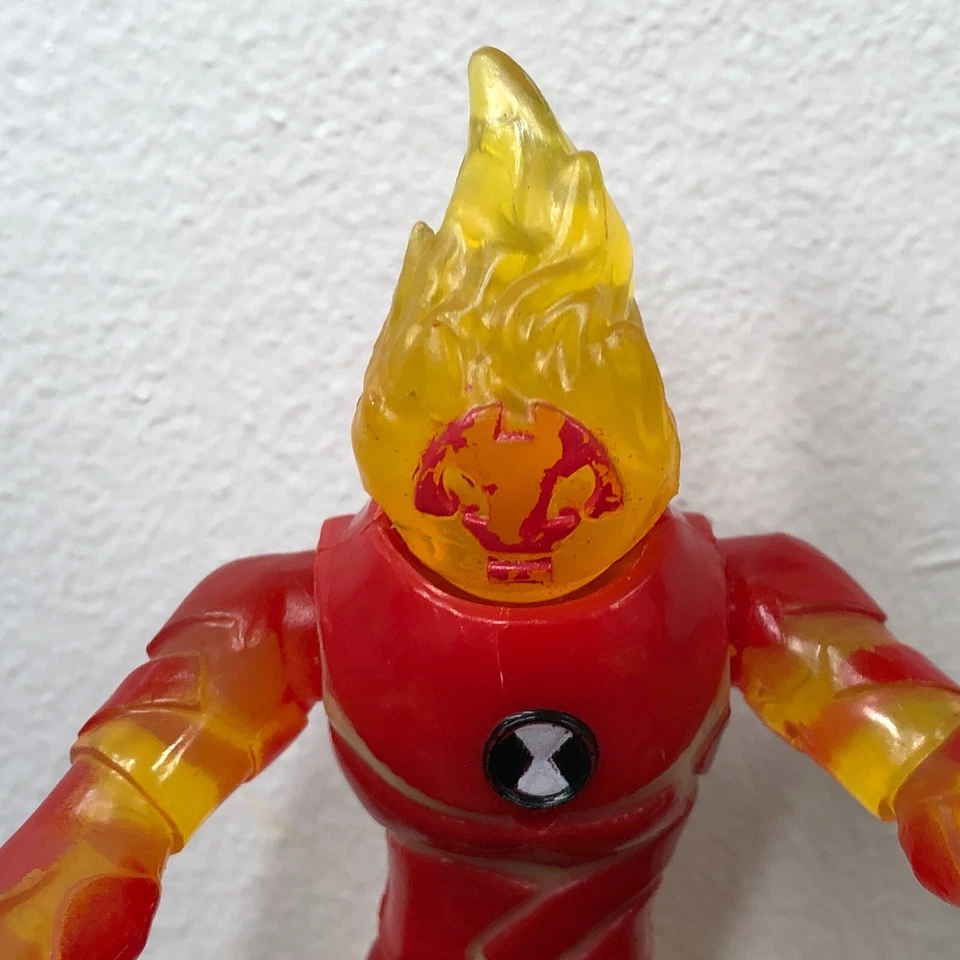 Figuras de acción Ben 10 Heatblast juguete estatuilla Bandai coleccionable se ilumina funciona. Foto 4 de 4