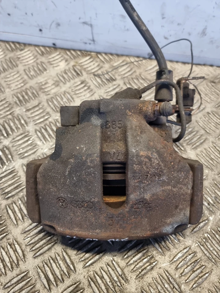 Audi A6 pinza de freno OSF 2002 AUDI A6 2.8 V6 QUATTRO 4x4 pinza de freno de gasolina Foto 2 de 4