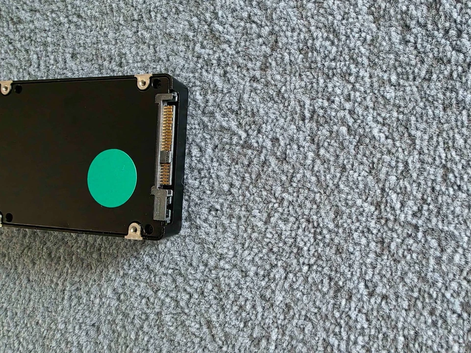 NetApp 3.8TB PM1633a SSD X357A/SP-357A SAS 12Gb/s SFF (2.5-Inch) - Image 2 of 2