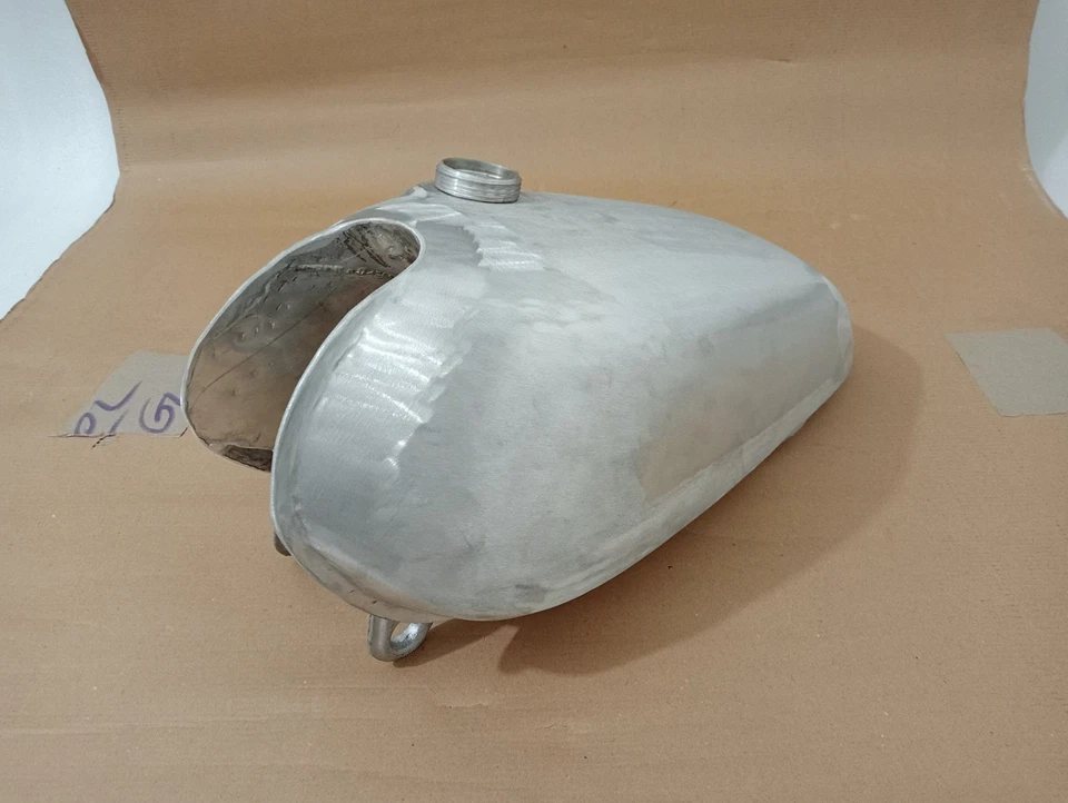 Yamaha XT TT 500 1U6, 1980 modelo aluminio crudo sin tanque de gasolina pulido | apto para Foto 3 de 4