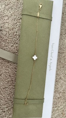 Van Cleef & Arpels Gold Chain Bracelet Mother of Pearl Clover Charm