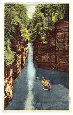 New York Ausable Chasm , Boat leaving the Flume