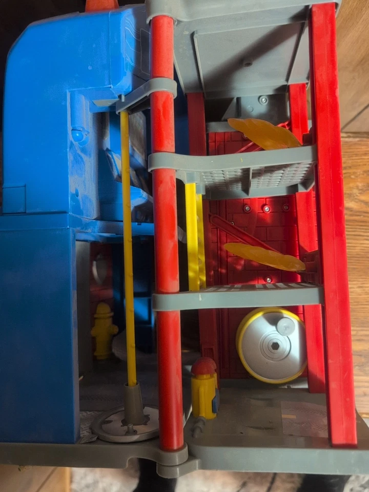 Juego Hasbro Transformers Optimus Prime Firehouse 2010 de colección Foto 4 de 4