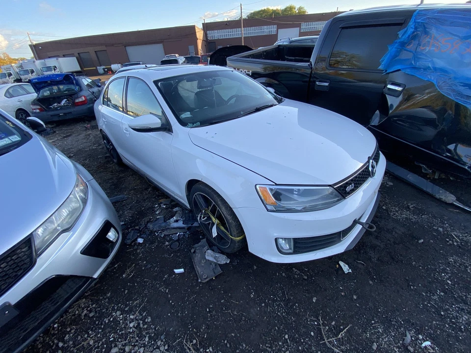 Used Front Left Door Interior Trim Panel fits: 2014 Volkswagen Jetta gli Grade Foto 4 de 4