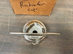 VINTAGE FORD MODEL  T BOYCE MOTOMETER FLIP OPEN RADIATOR CAP 226