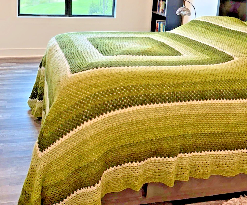 VTG Handmade King Sz Crochet Blanket 130X270" Green White Afghan Boho Bed - Image 2 of 4