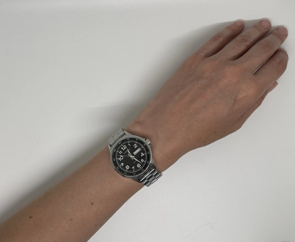 Fossil Women's Stainless Steel Boyfriend Watch Day/date 10atm - Image 2 of 4