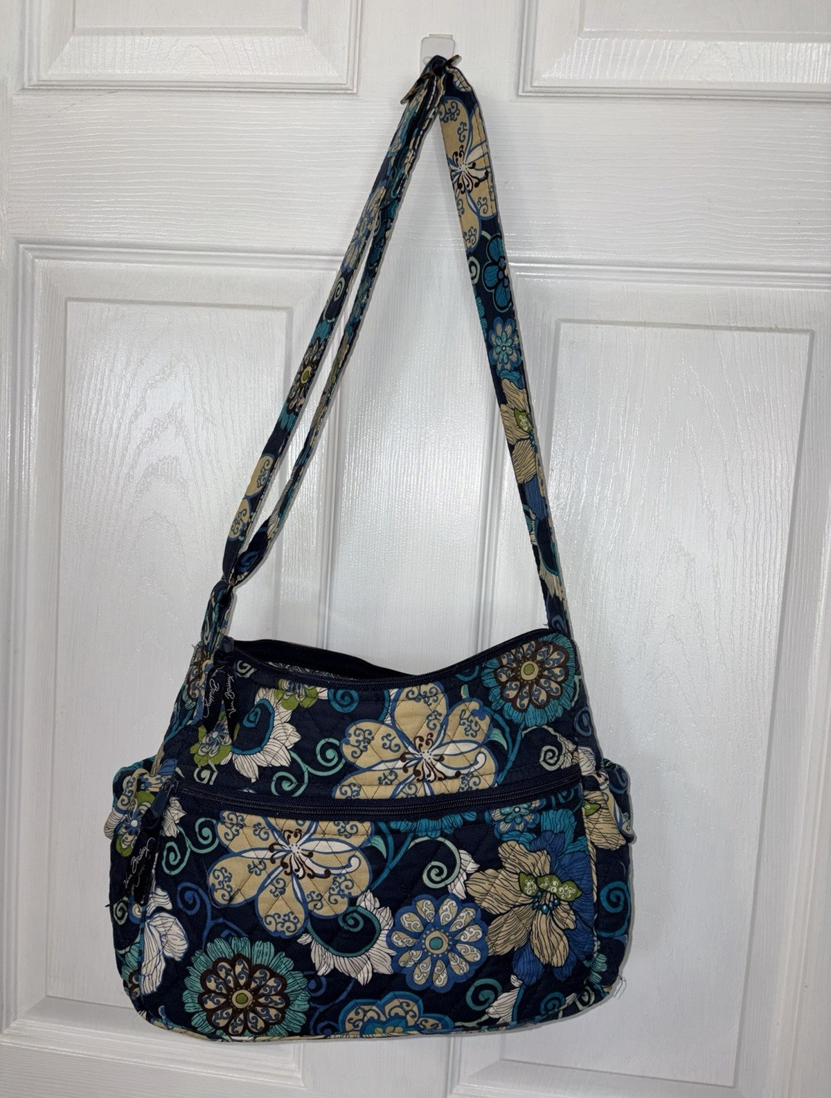 Vera Bradley “Mod Floral Blue”Pattern Shoulder Handbag Navy/Blue Zip NWOT