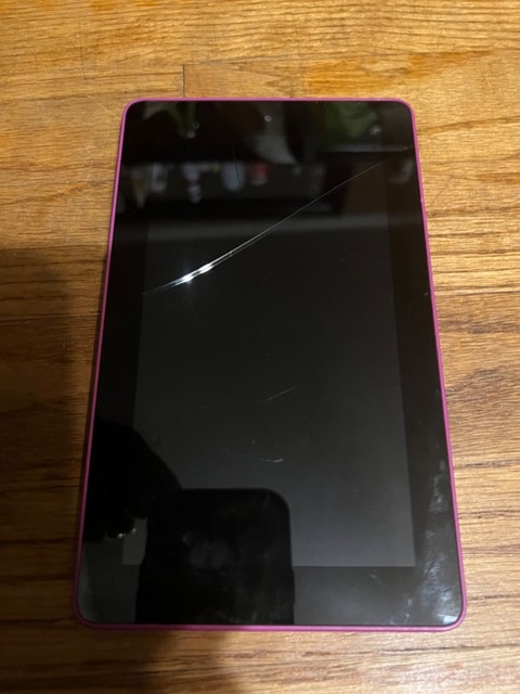 Amazon Kindle Tablet 7 inch PINK Model CE0682 cracked screen work fine 8GB Wi-Fi Amazon Kindle Tablet 7 inch PINK Model CE0682 cracked screen work fine 8GB Wi-Fi