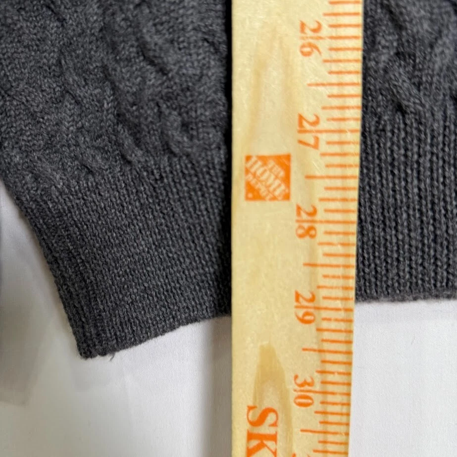 Suéter de lana merino italiano tejido con cable gris Lord & Taylor Metropolitan para hombre Foto 3 de 4