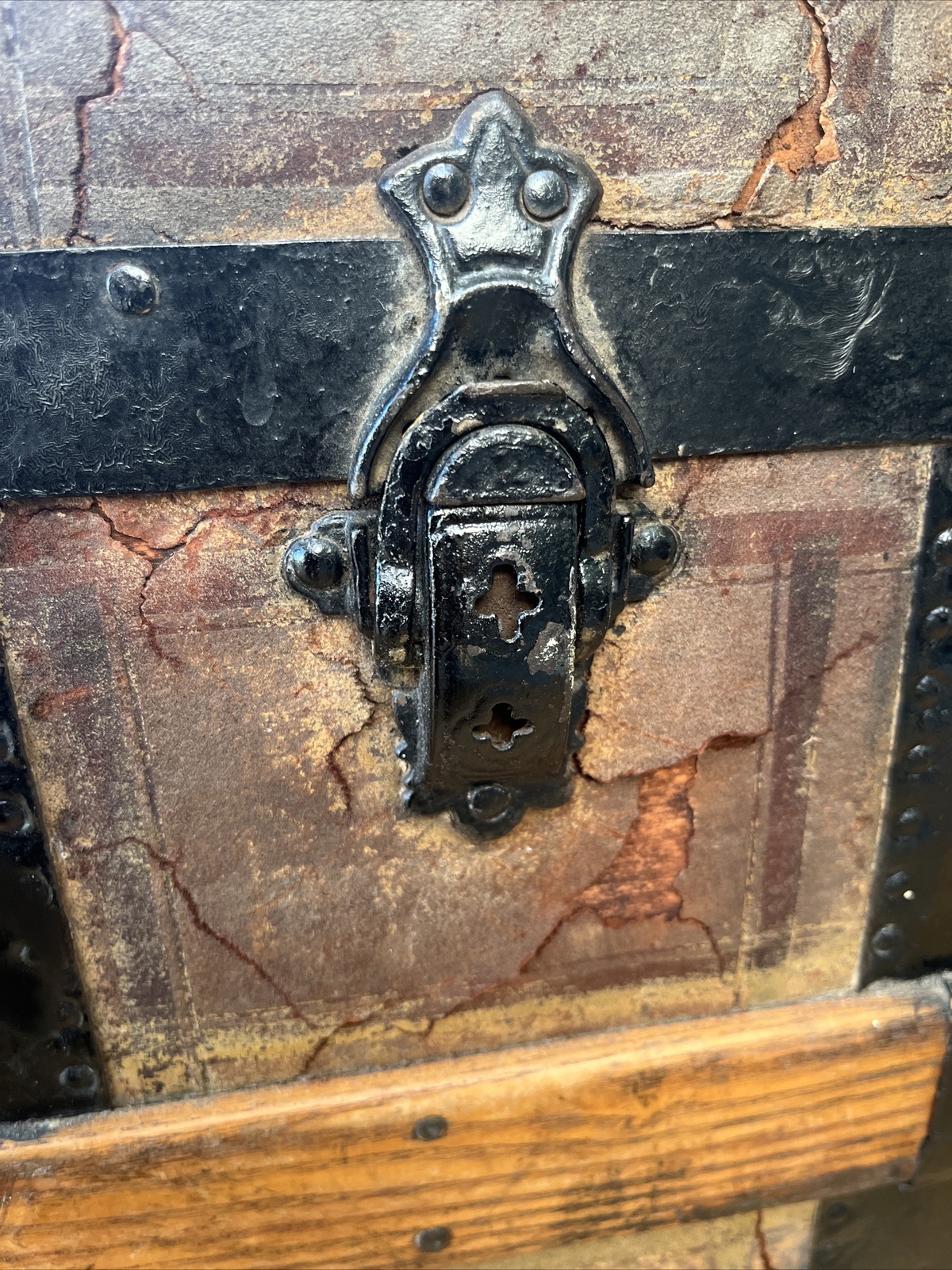 LARGE ANTIQUE VINTAGE BROWN WOOD & CANVAS TRUNK TREASURE CHEST eBay