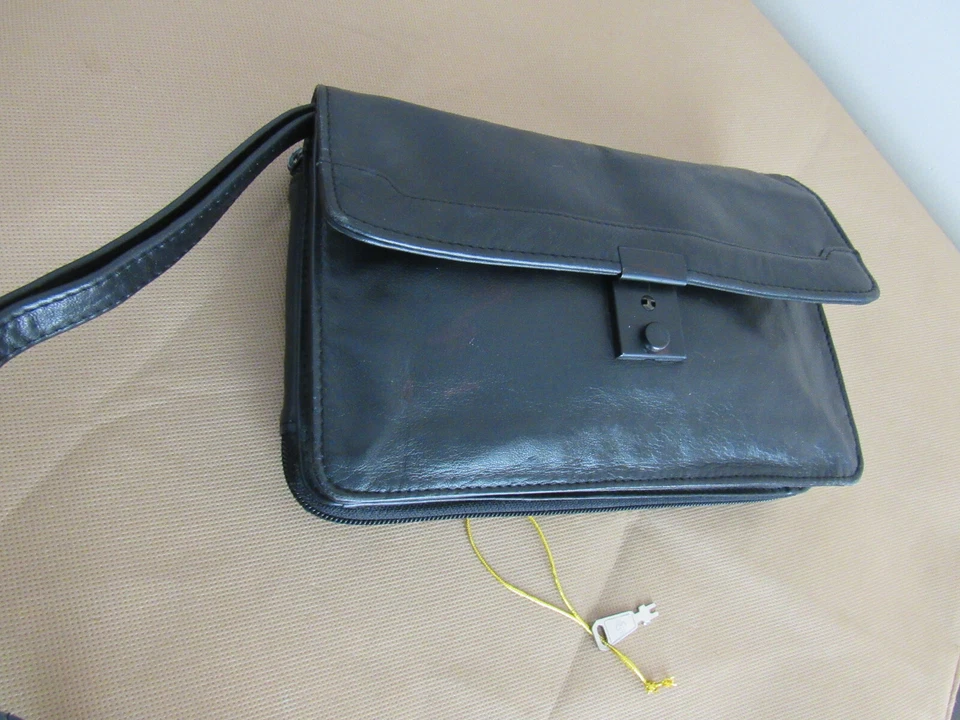 LODIS CERRADURA DE LLAVE DE CUERO NEGRO GRANDE LLEVA EN BOLSA/MUÑEQUERA CON LLAVE-RARA Foto 4 de 4