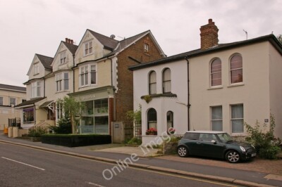 Foto 6x4 25 - 29 Lesbourne Road Reigate zwei Gebäude aus dem späten 19. Jahrhundert um 2009
