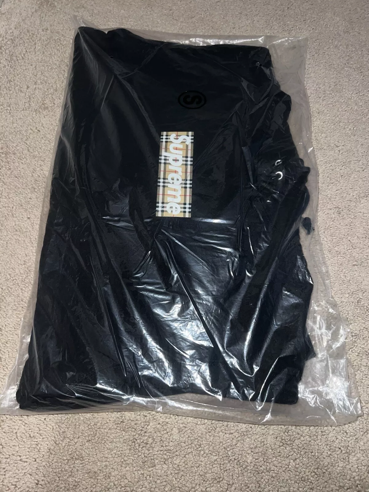Sweat à capuche noir Supreme Burberry Box logo (SS22SW45) taille SMALL