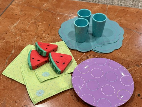 AMERICAN GIRL DOLL CHRISSAS PARTY TREATS CAKE WATERMELON PLATES CUPS MATS LOT EU - Picture 7 of 10
