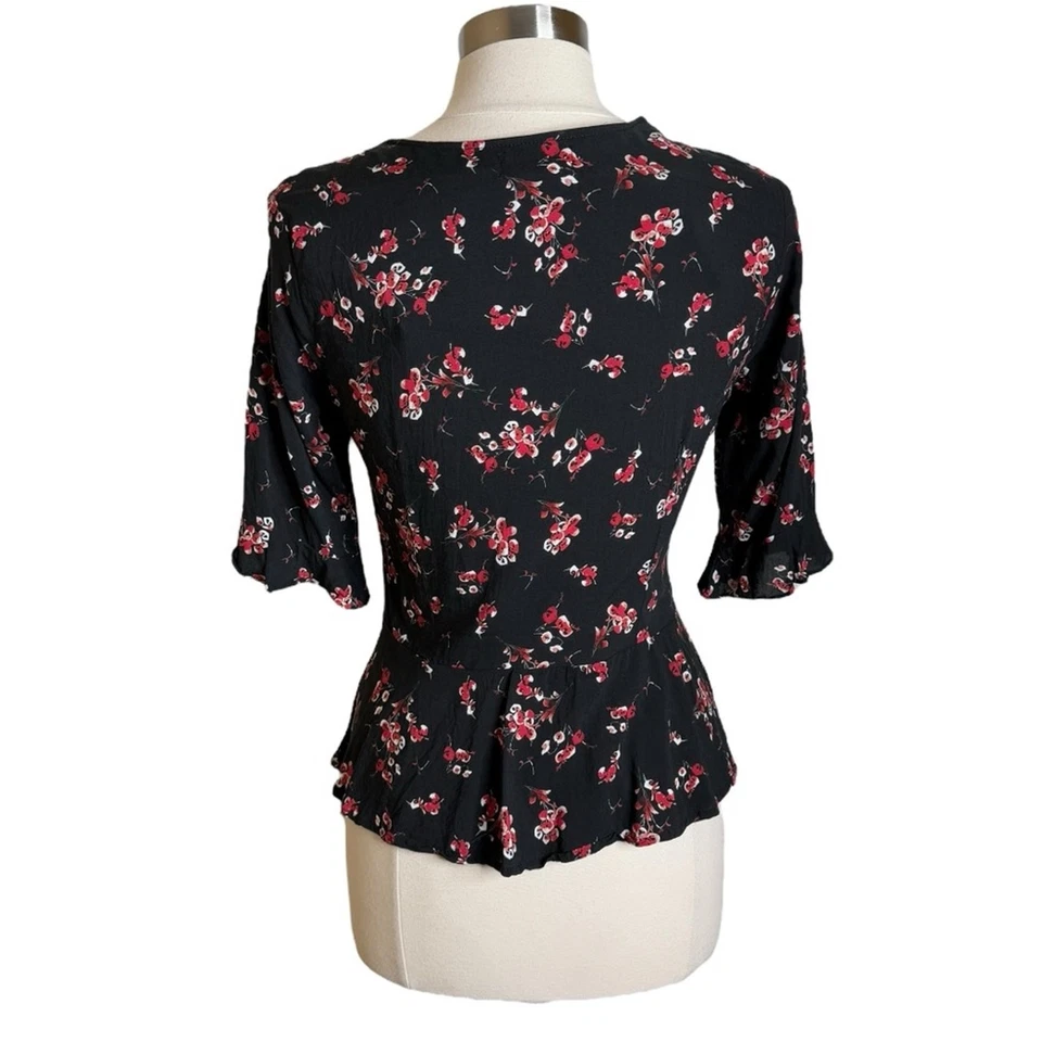 Top Velvet by Graham and Spencer negro floral gancho y ojo delantero para mujer pequeño Foto 2 de 4