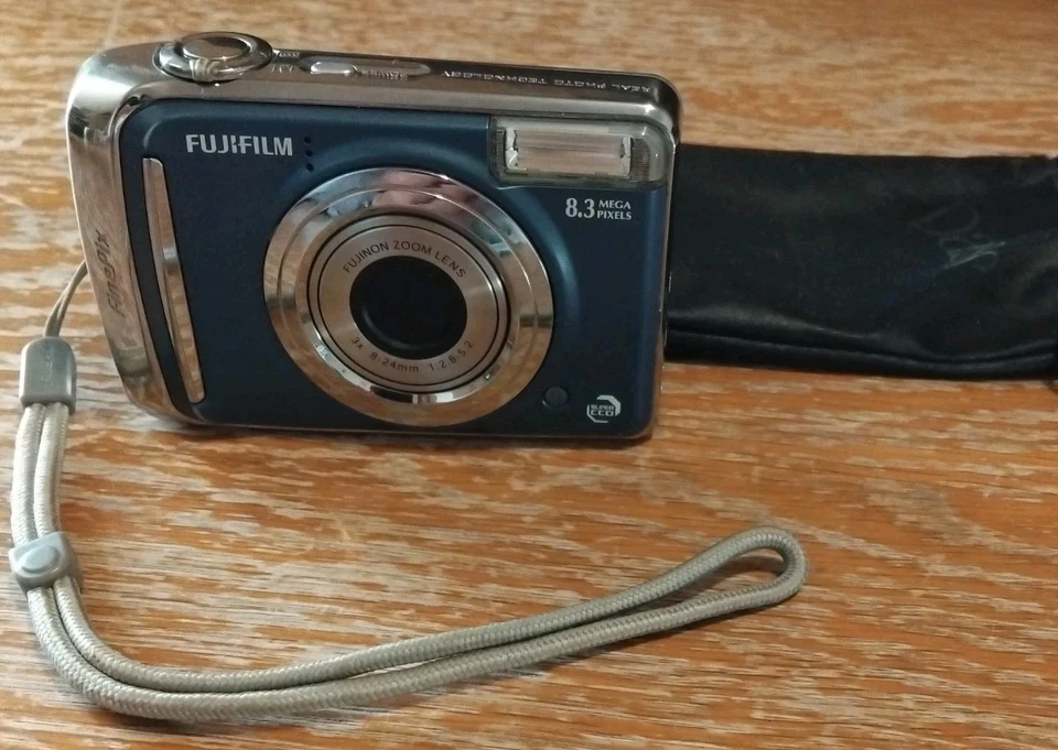 FUJIFILM FINEPIX A800 8.3 MEGAPIXEL DIGITAL CAMERA 2GB MEMORY CARD, photo 2 of 5