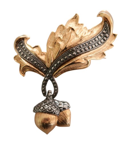 AVON Oak leaves & acorns large brooch