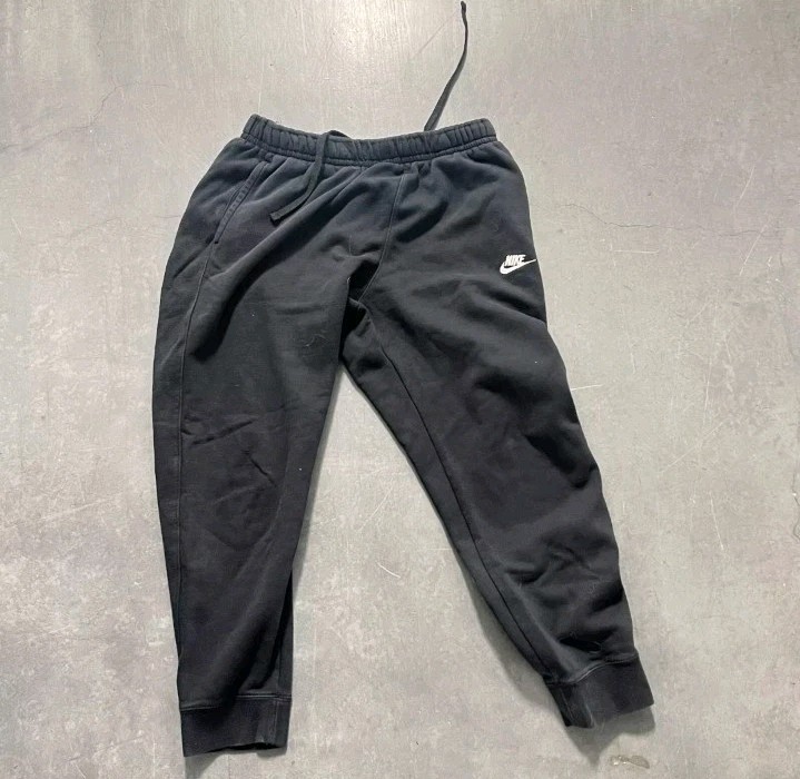 Nike Mens Regular Fit Fleece Joggers with Drawstring for Gym Workouts