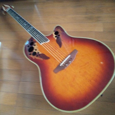 Ovation Celebrity Deluxe cc268 オベーション Guitare électrique acoustique Ovation Celebrity Deluxe CC