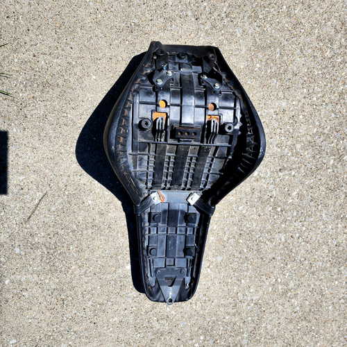 2010-2011 Honda VT1300 (Sabre, Stateline, Interstate) OEM Duo Seat 77200-MFY-A01 - Bild 13 von 21