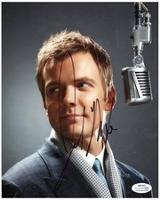Joel McHale Signed Autographed 8x10 Photo The Soup ACOA