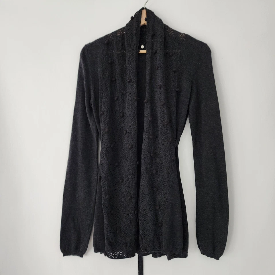 Cardigã feminino de malha e nós cinza suéter com detalhe de renda Pom Poms tamanho P - Imagem 2 de 4