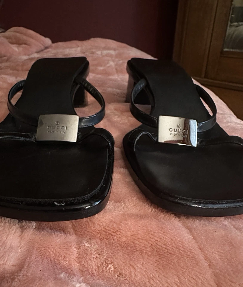 Sandalias Gucci Minibermuda 1062267 Cuero Negro Tacón Bloque Deslizables 7B Caja y Recepción Foto 2 de 4
