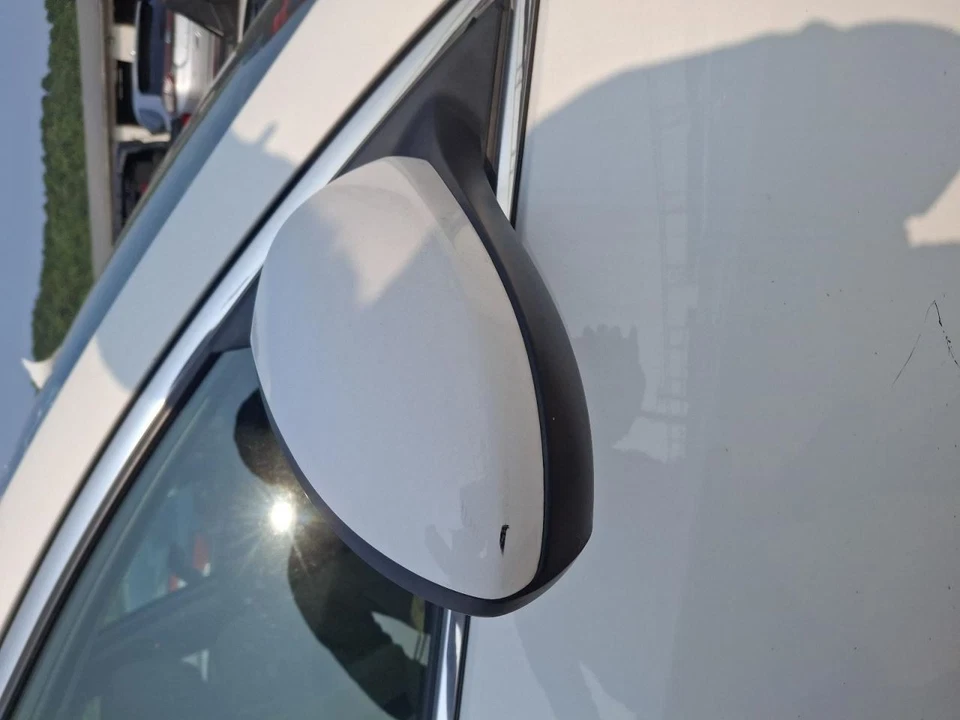 2009-2010 Mazda 6 Passenger Side Mirror Power Heated OEM Used 3548892 - Image 2 of 3