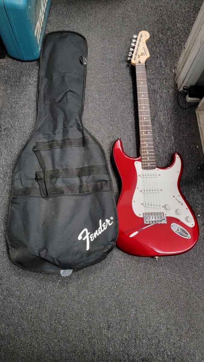 ギター Spuier by Fender Stratocaster Amazon.com: Fender Squier 24-Inch Short Scale Strat Pack