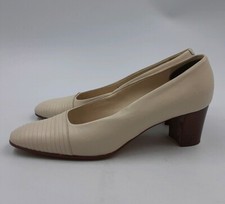 BALLY Style Flex Vintage High Heel Pumps Antique White Size 7.5 N - VINTAGE