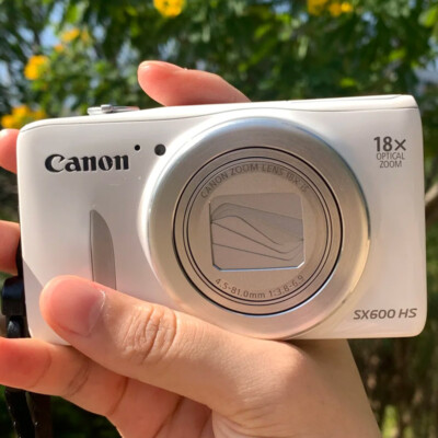 Canon PowerShot SX600 HS 16MP 18X Optical Zoom Digital Camera White