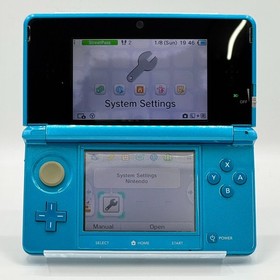 Nintendo 3DS region free Light Blue console / Charger / SD card