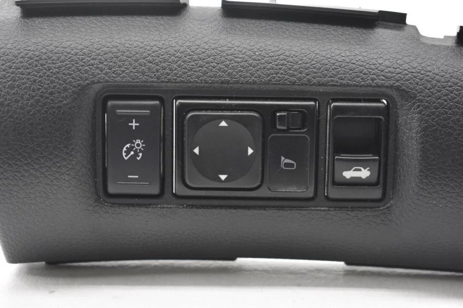 2013-2014 NISSAN SENTRA SR DIMMER MIRROR AND TRUNK RELEASE SWITCHES - Image 2 of 4