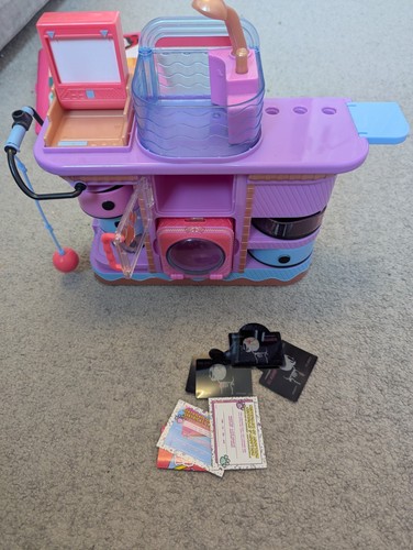 LOL Vet Rescue Playset
