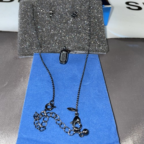 Neu im Karton Avon Blautöne "Y" Halskette und Ohrringe Set - Bild 4 von 8