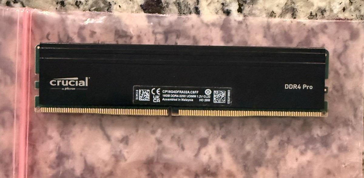Crucial Pro 16GB (1 x 16GB) 288-Pin PC RAM DDR4 3200 (PC4 25600