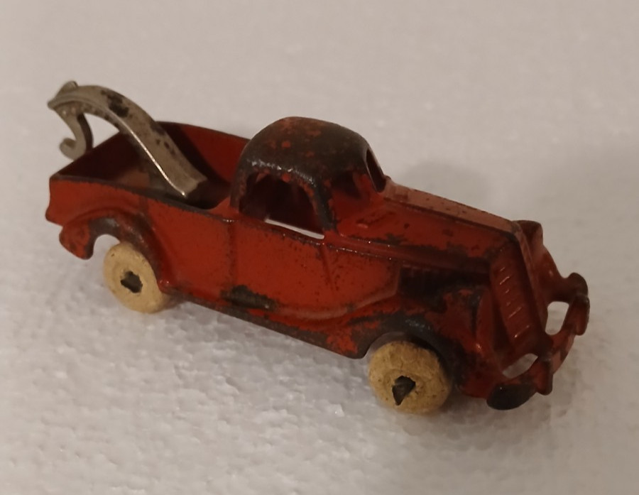 Antique Hubley 2284 Cast Iron Wrecker Tow Truck w/Hook