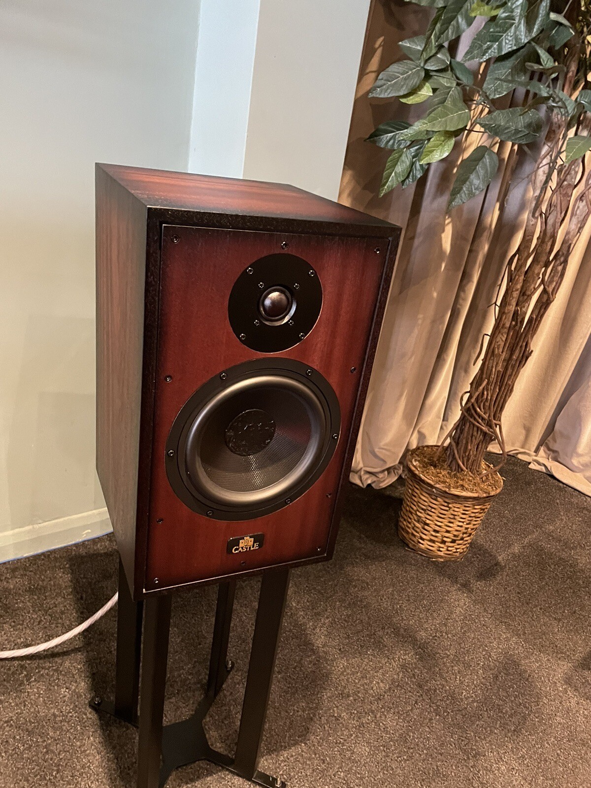 Castle Windsor Duke Flagship Speakers RRP £5000 Inc Stands eBay