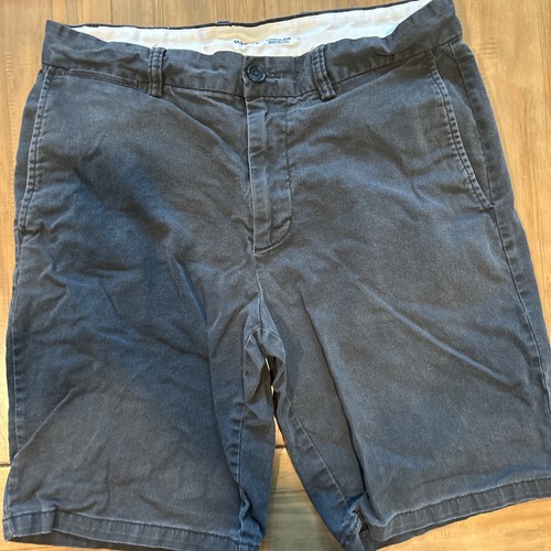 Old Navy dunkelgrau Größe 32 Ultimate Slim Shorts