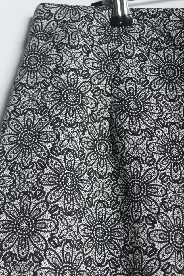 F&F Womens Geometric Black Zip Pencil Skirt - Grey - Size 10 (I60) - Image 2 of 4